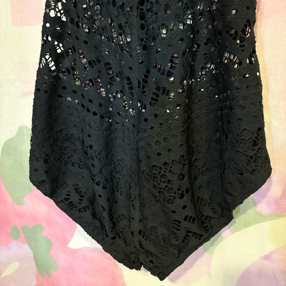 Robin Piccone Black Crochet Sexy Lace One Piece EUC Swimsuit Size 4 Cutouts Cute - Picture 6 of 9